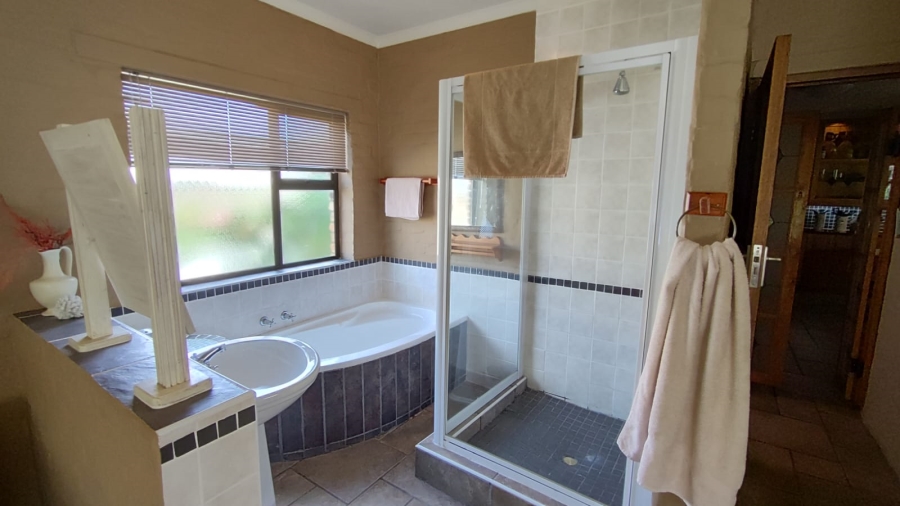 3 Bedroom Property for Sale in Stilbaai Wes Western Cape